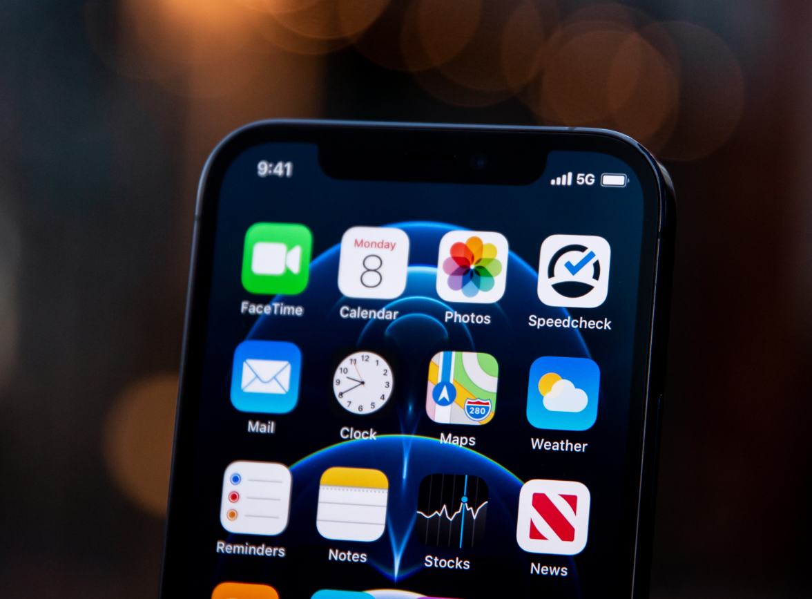 廉江苹果手机维修分享为什么 iPhone 12 在冬季会自动关机 